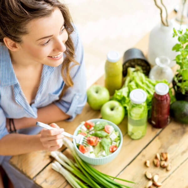Salat kann mit der richitgen Kombination an Gewürzen sehr gut schmecken. Wir zeigen es Ihnen gerne.